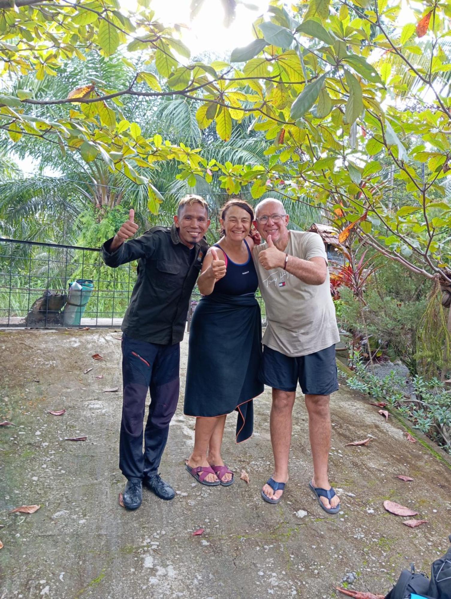 Magpie resto dan homestay Bukit Lawang Esterno foto